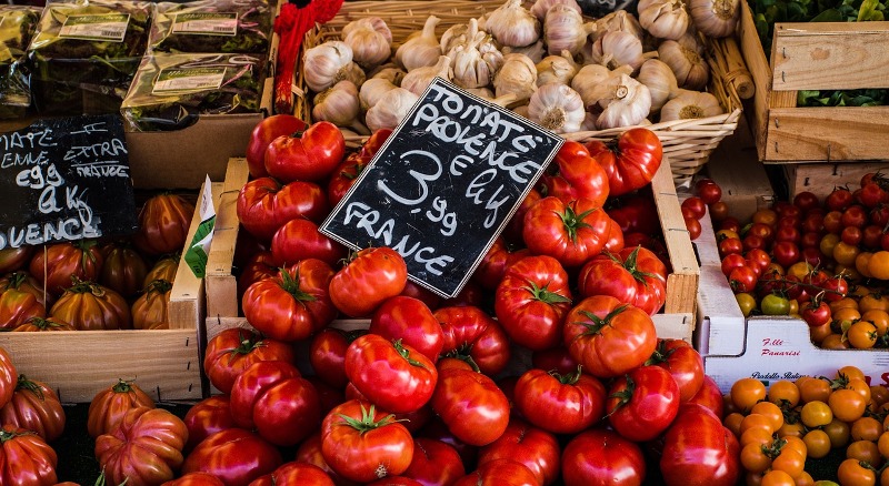 Fresh food at farmer's market